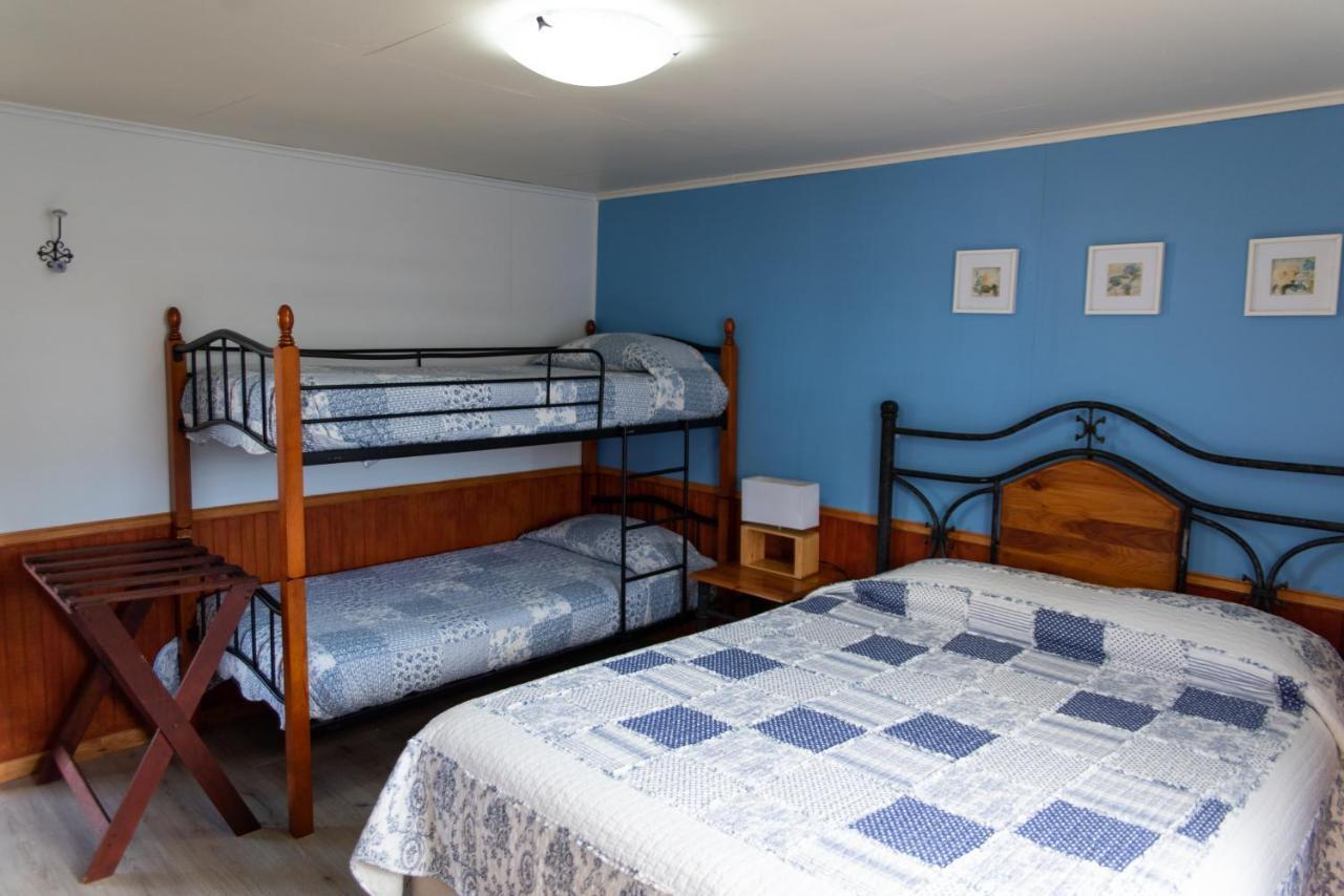 Hostal Guanaco Blanco Пуэрто-Наталес Экстерьер фото